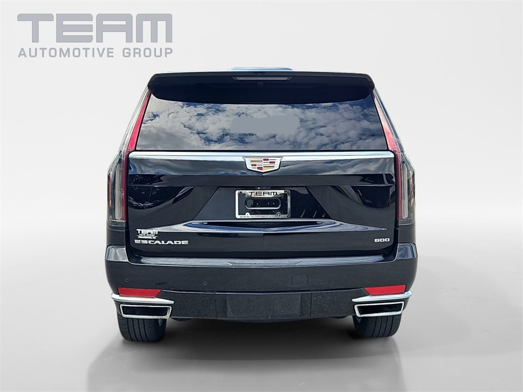 2023 Cadillac Escalade Premium Luxury photo 3