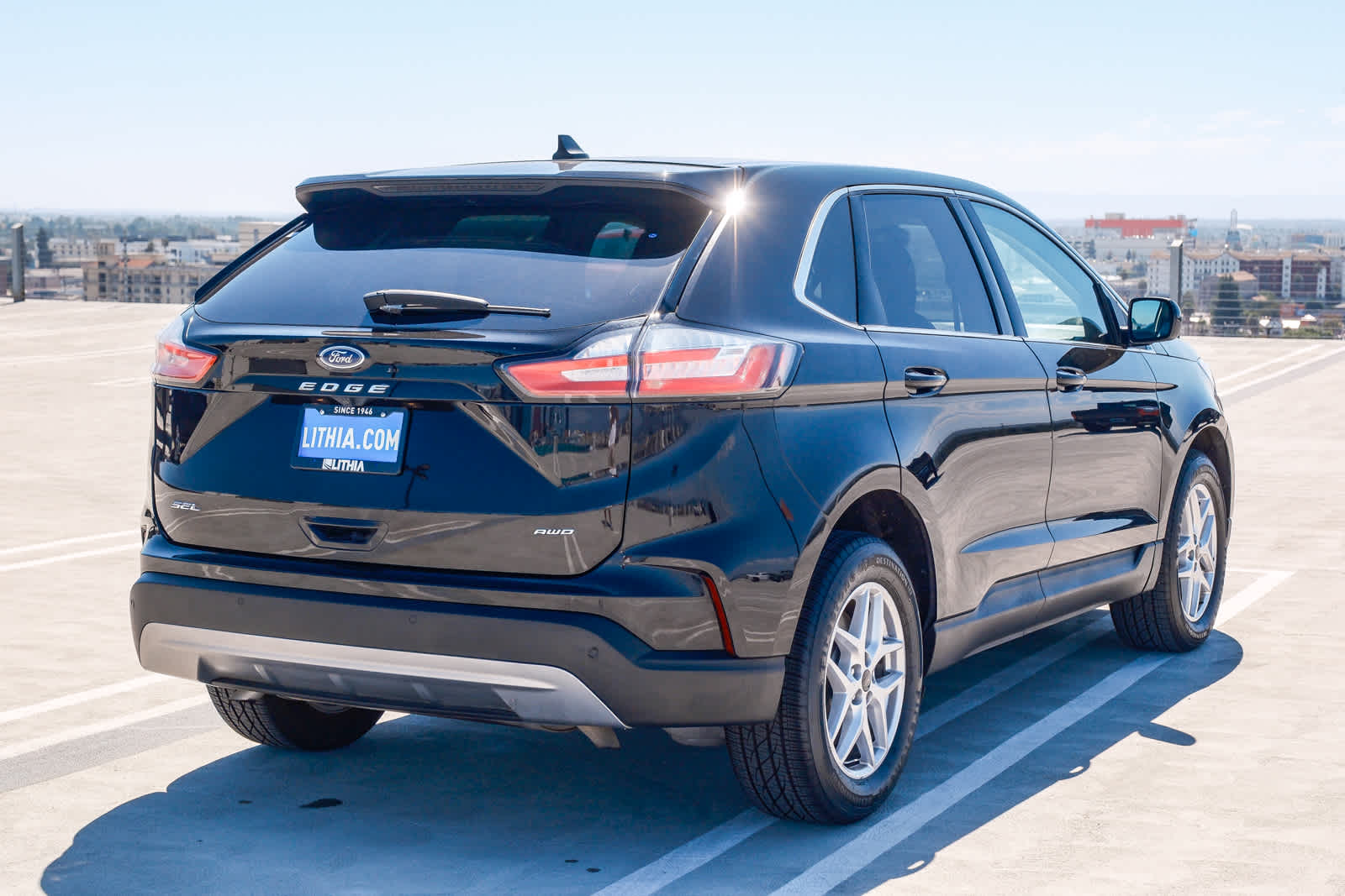 2024 Ford Edge SEL photo 2