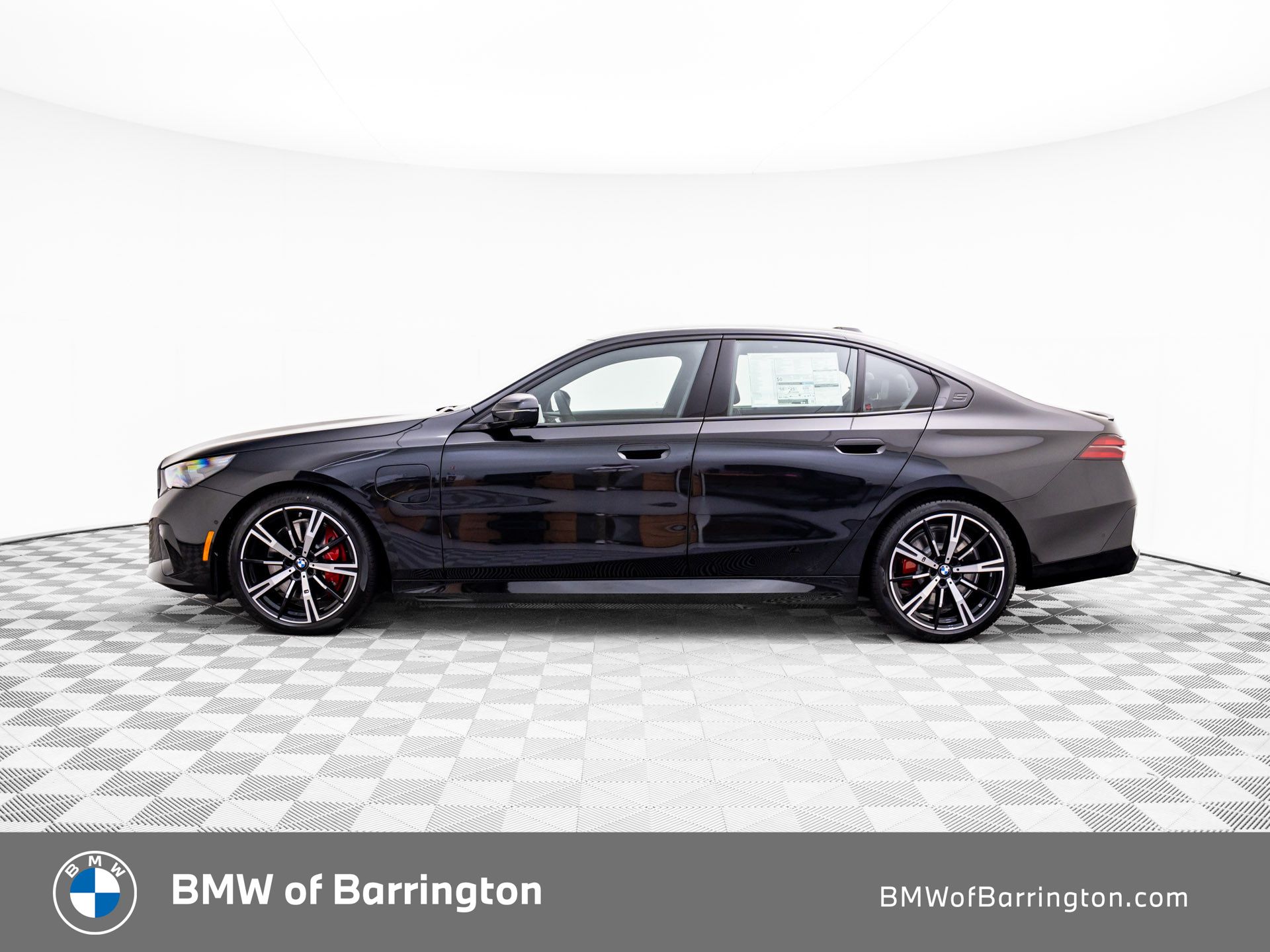 2026 Bmw 550e xDrive photo 2