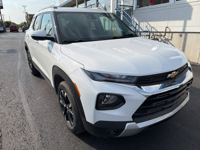 2023 Chevrolet Trailblazer LT photo 2