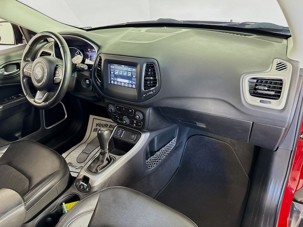 2020 Jeep Compass Latitude photo 27