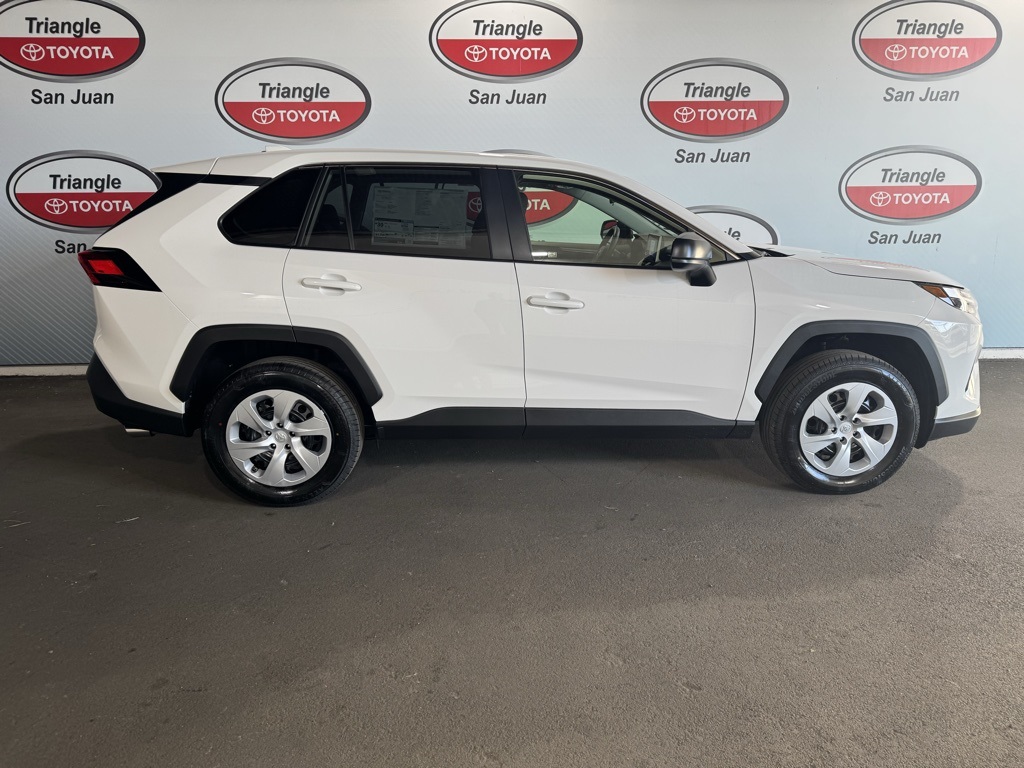 2025 Toyota RAV4 LE photo 6