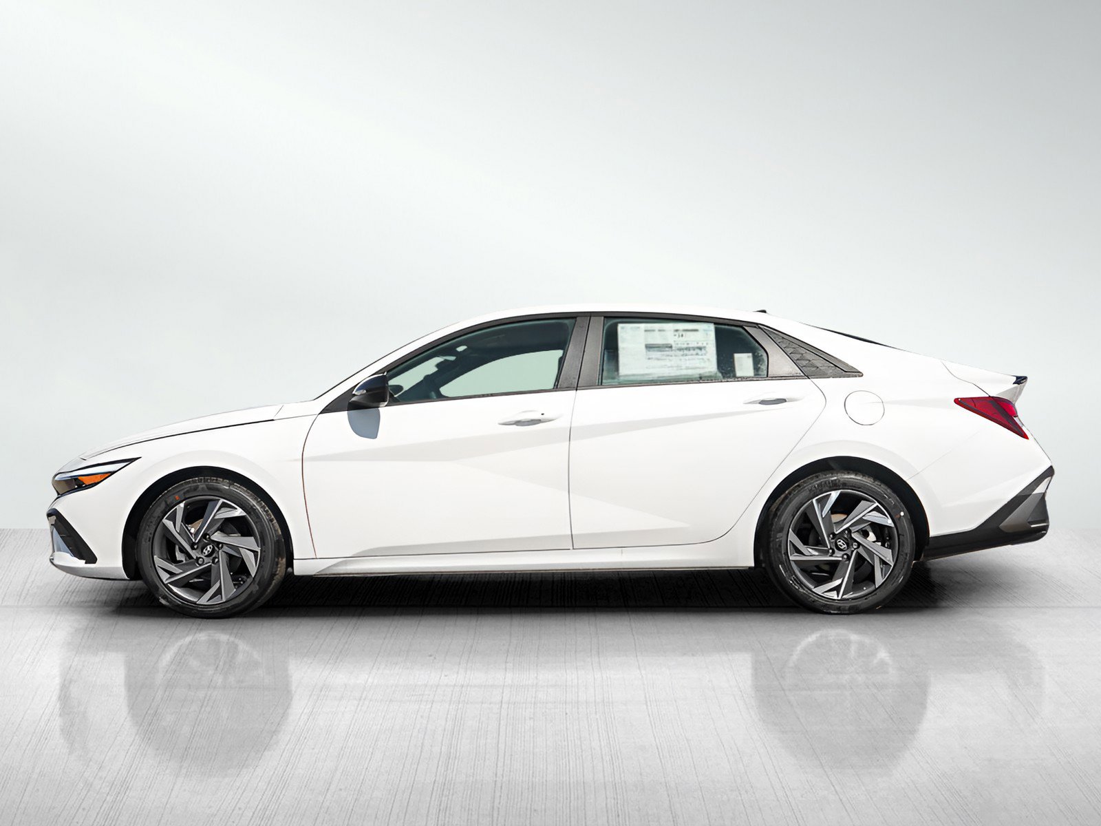 2025 Hyundai Elantra SEL Sport photo 3