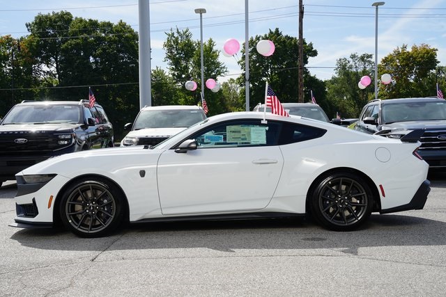 2025 Ford Mustang Dark Horse photo 4
