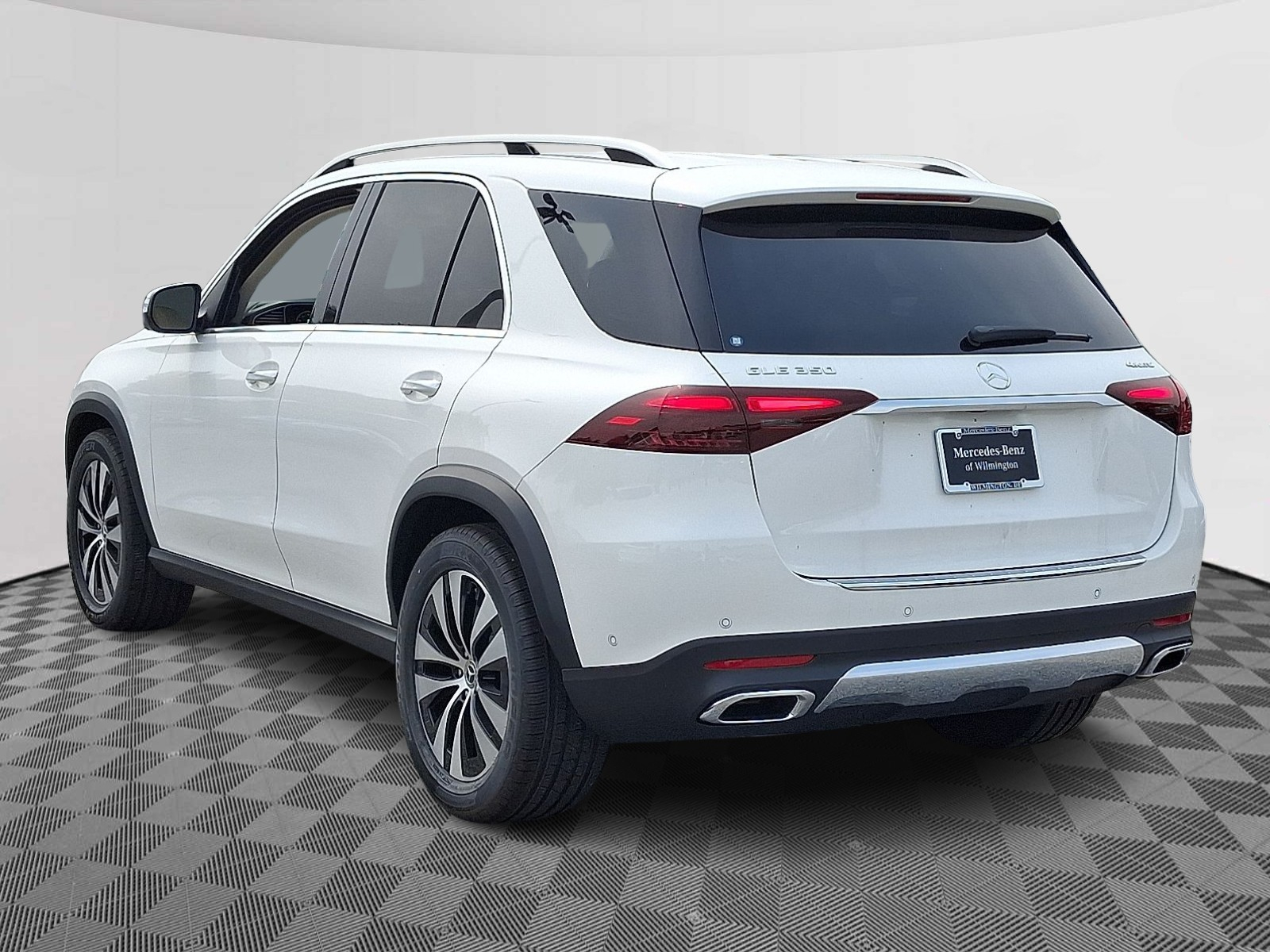 2025 Mercedes Benz GLE 350 4MATIC photo 4