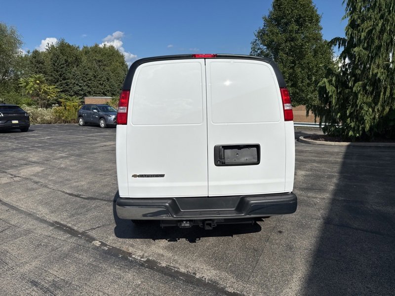 2025 Chevrolet Express 2500 Work Van photo 4