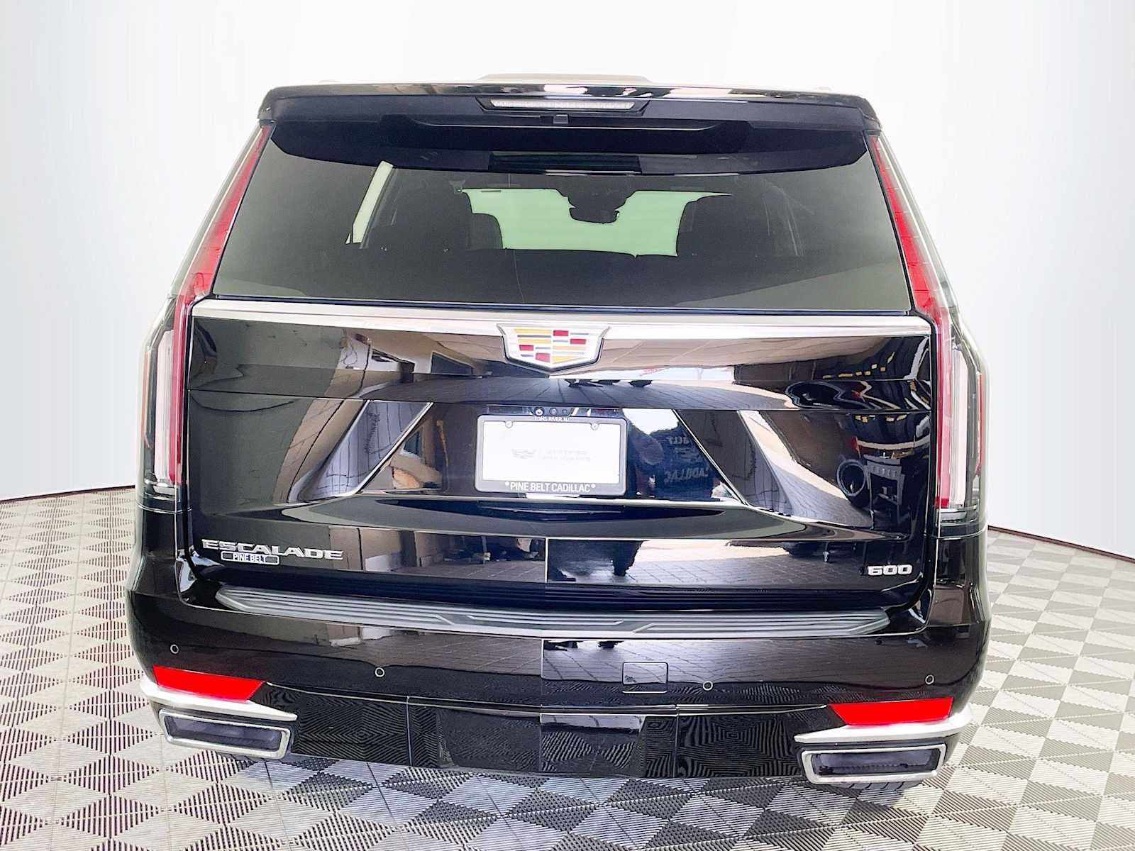 2022 Cadillac Escalade Premium Luxury photo 5