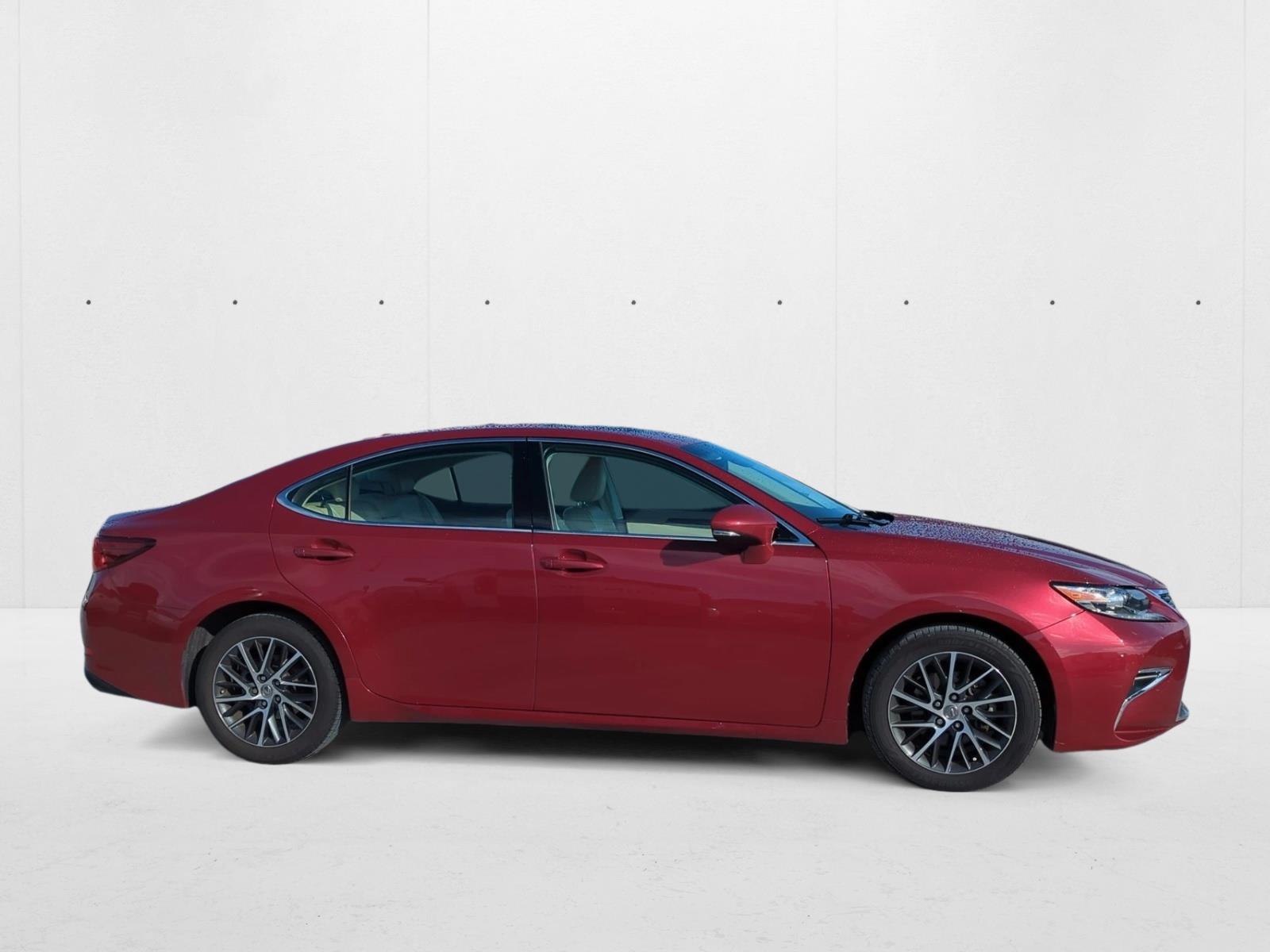 2016 Lexus ES 350 photo 2
