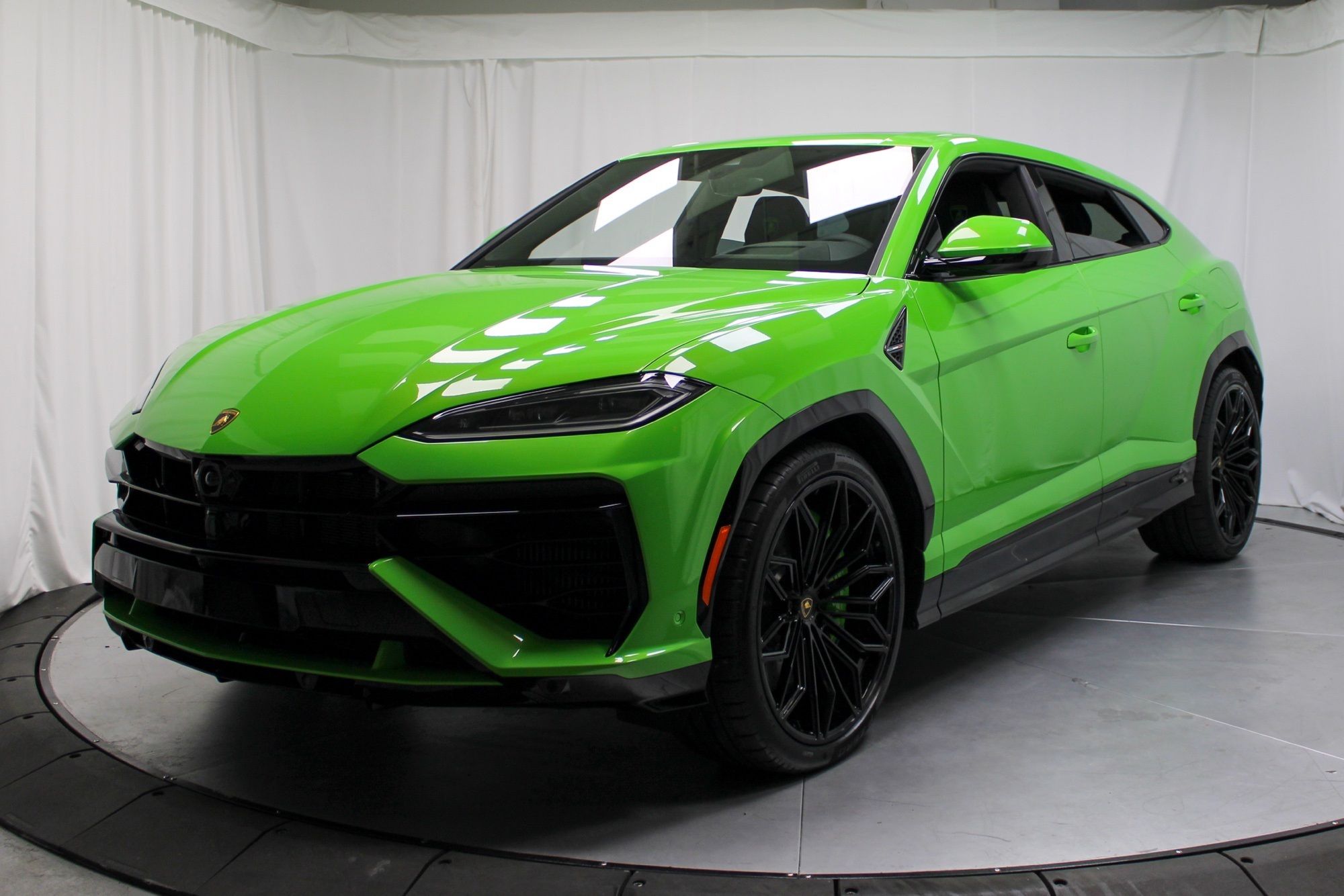 2025 Lamborghini Urus SE's photo