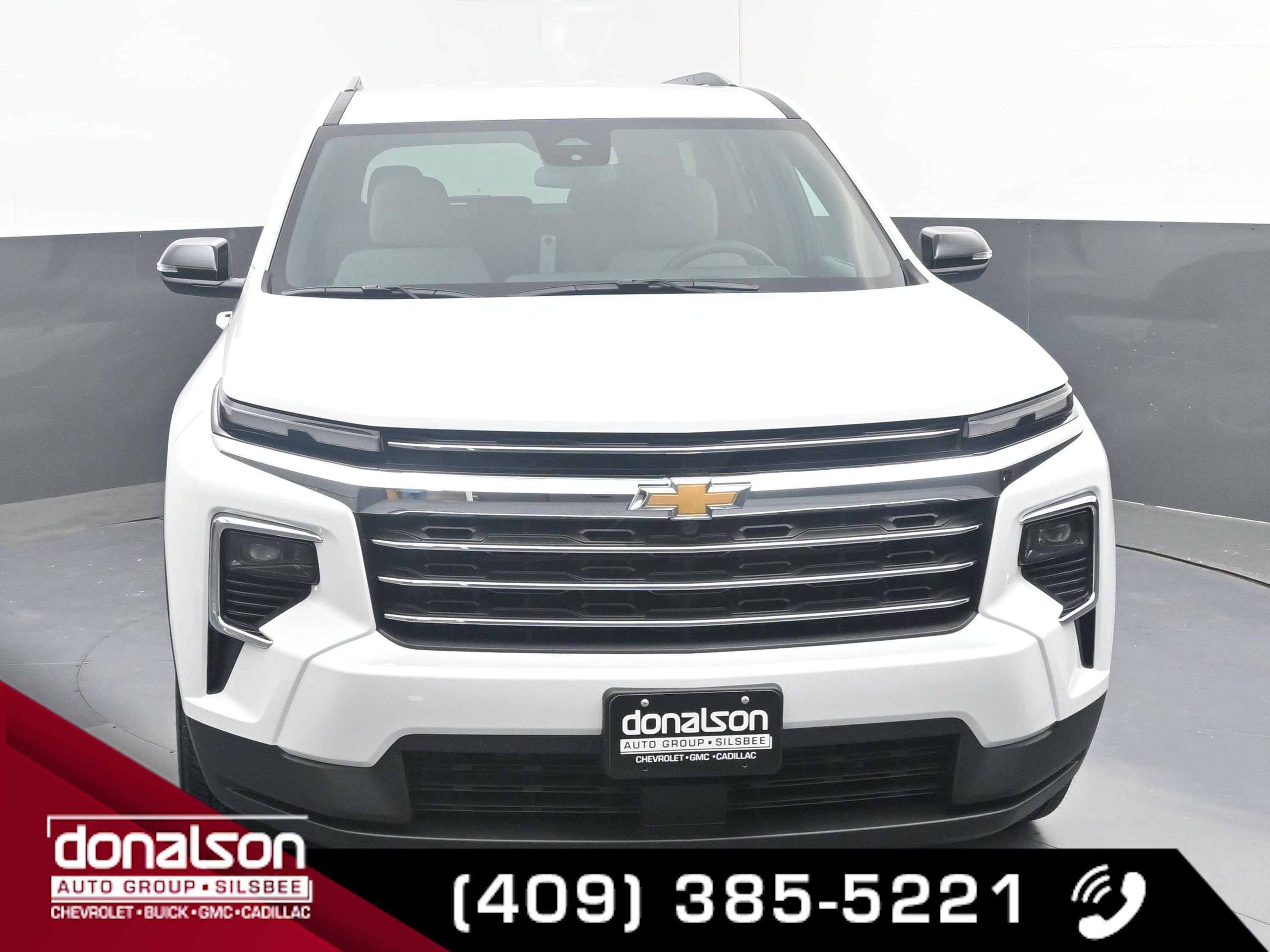 2026 Chevrolet Traverse photo 2