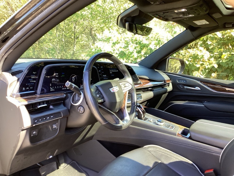2021 Cadillac Escalade Premium Luxury photo 18