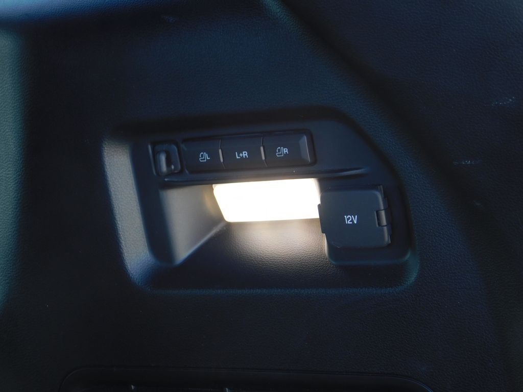 2021 Ford Explorer ST photo 25