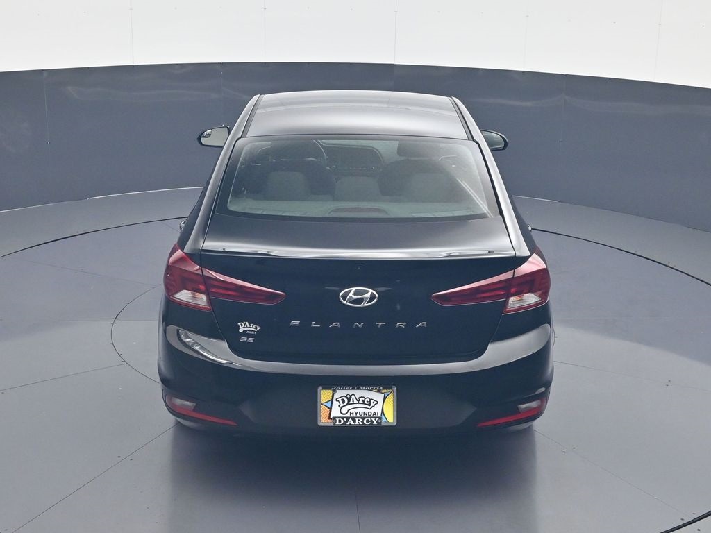 2019 Hyundai Elantra SE photo 18