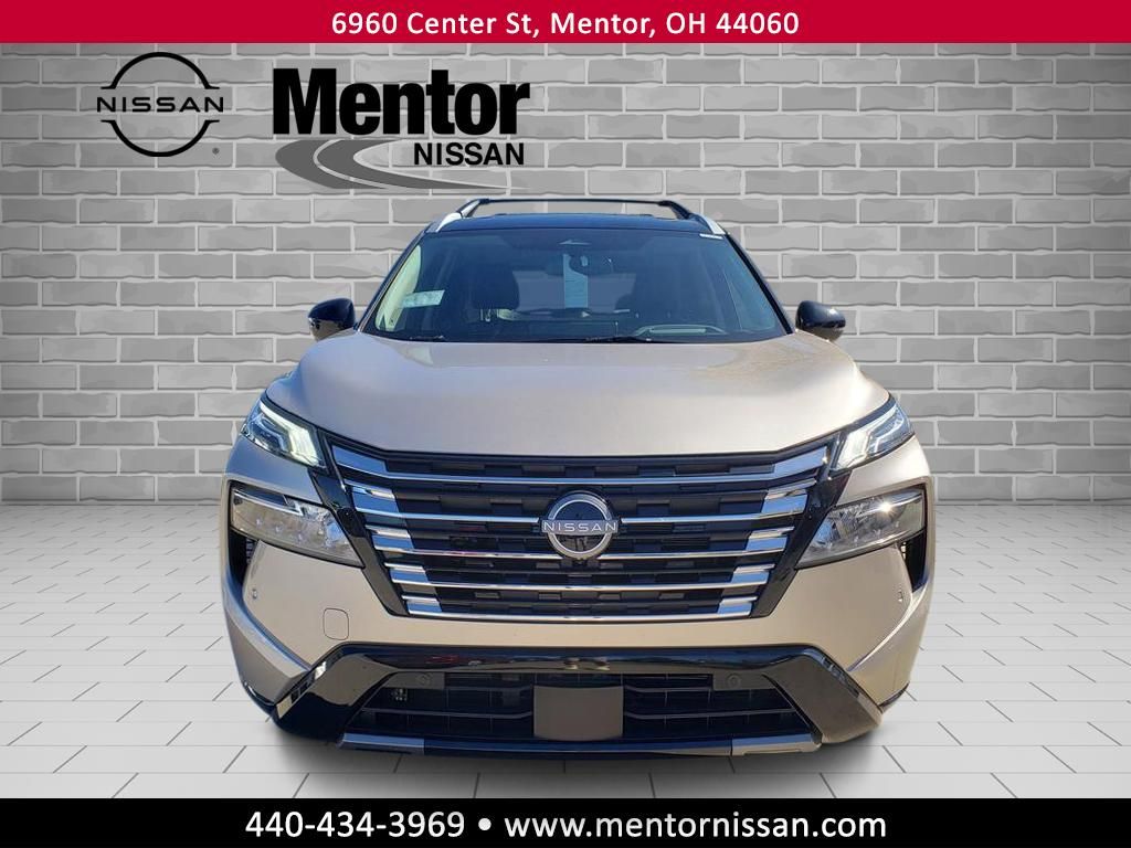 2026 Nissan Rogue Platinum photo 2