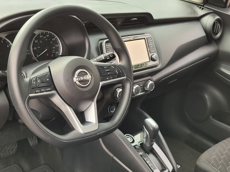 2022 Nissan Kicks S photo 8
