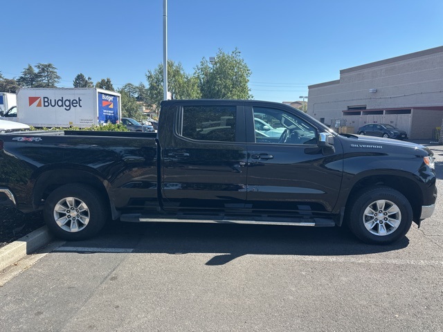 2024 Chevrolet Silverado 1500 LT photo 3