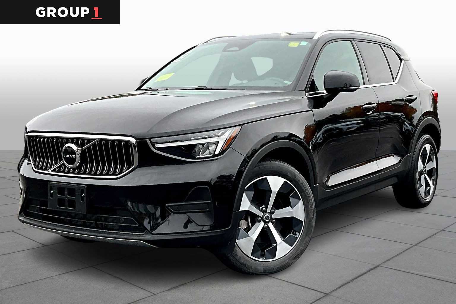2024 Volvo XC40 Core's photo