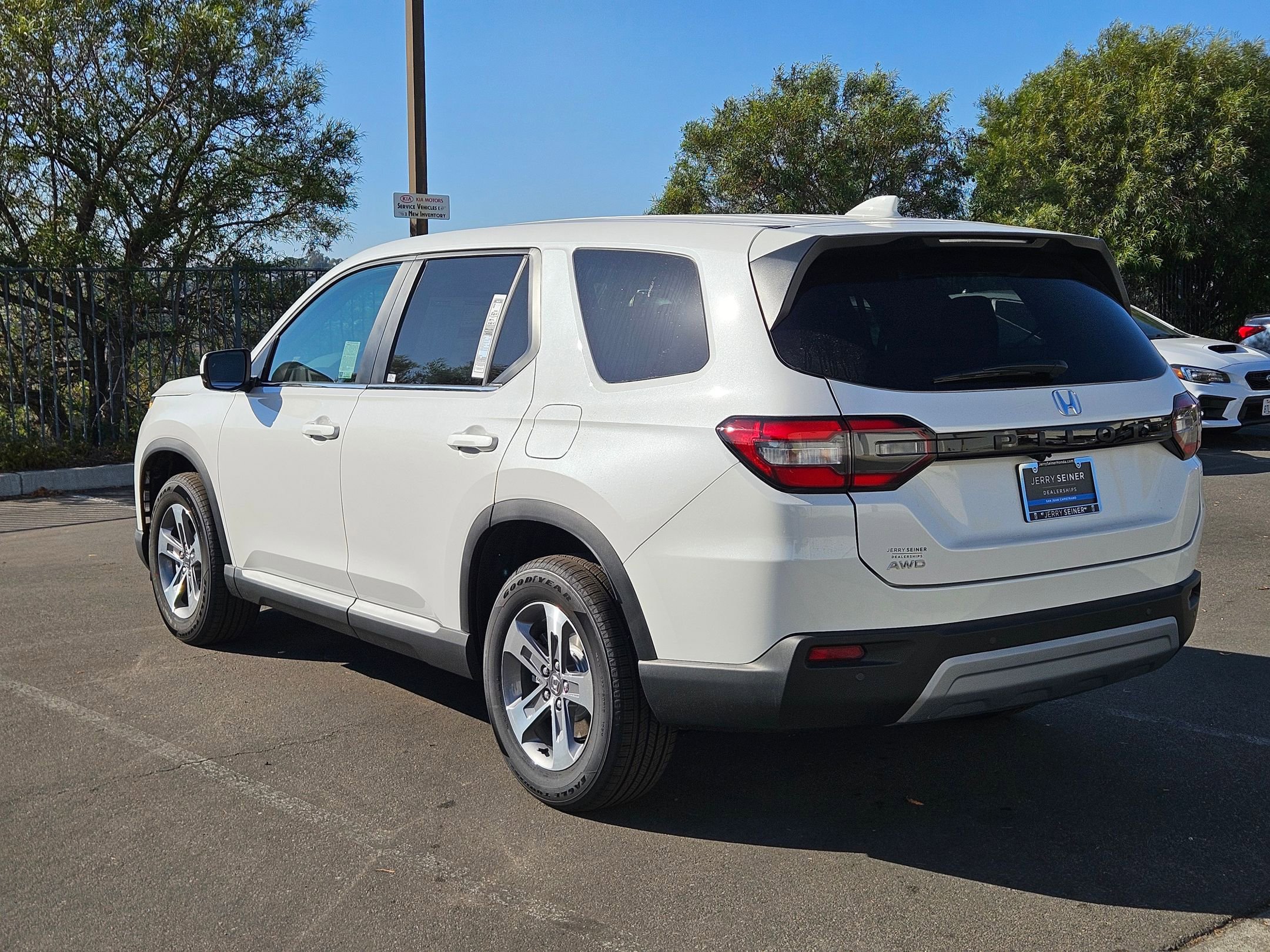 2025 Honda Pilot EX-L photo 3