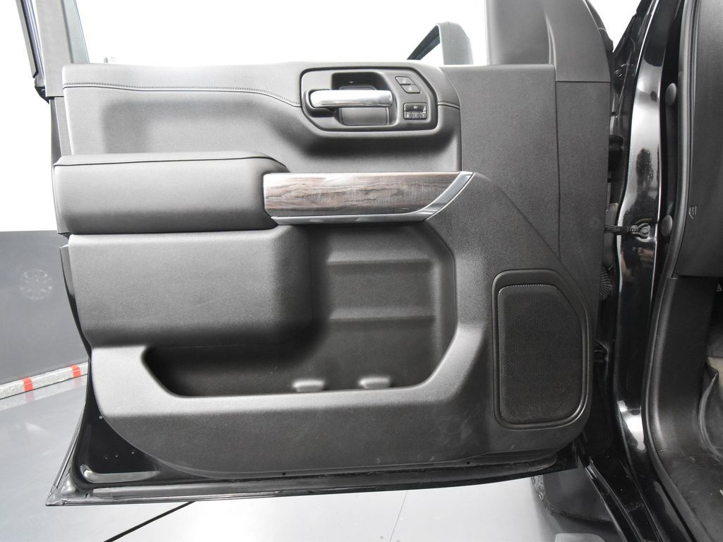 2022 Chevrolet Silverado 2500HD LTZ photo 14