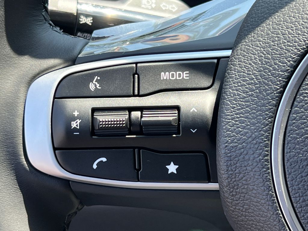 2025 Kia Sportage SX photo 25