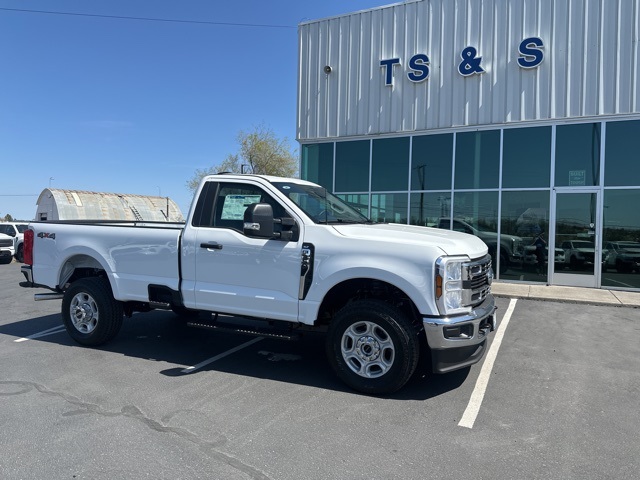 2025 Ford F-350 XLT photo 3