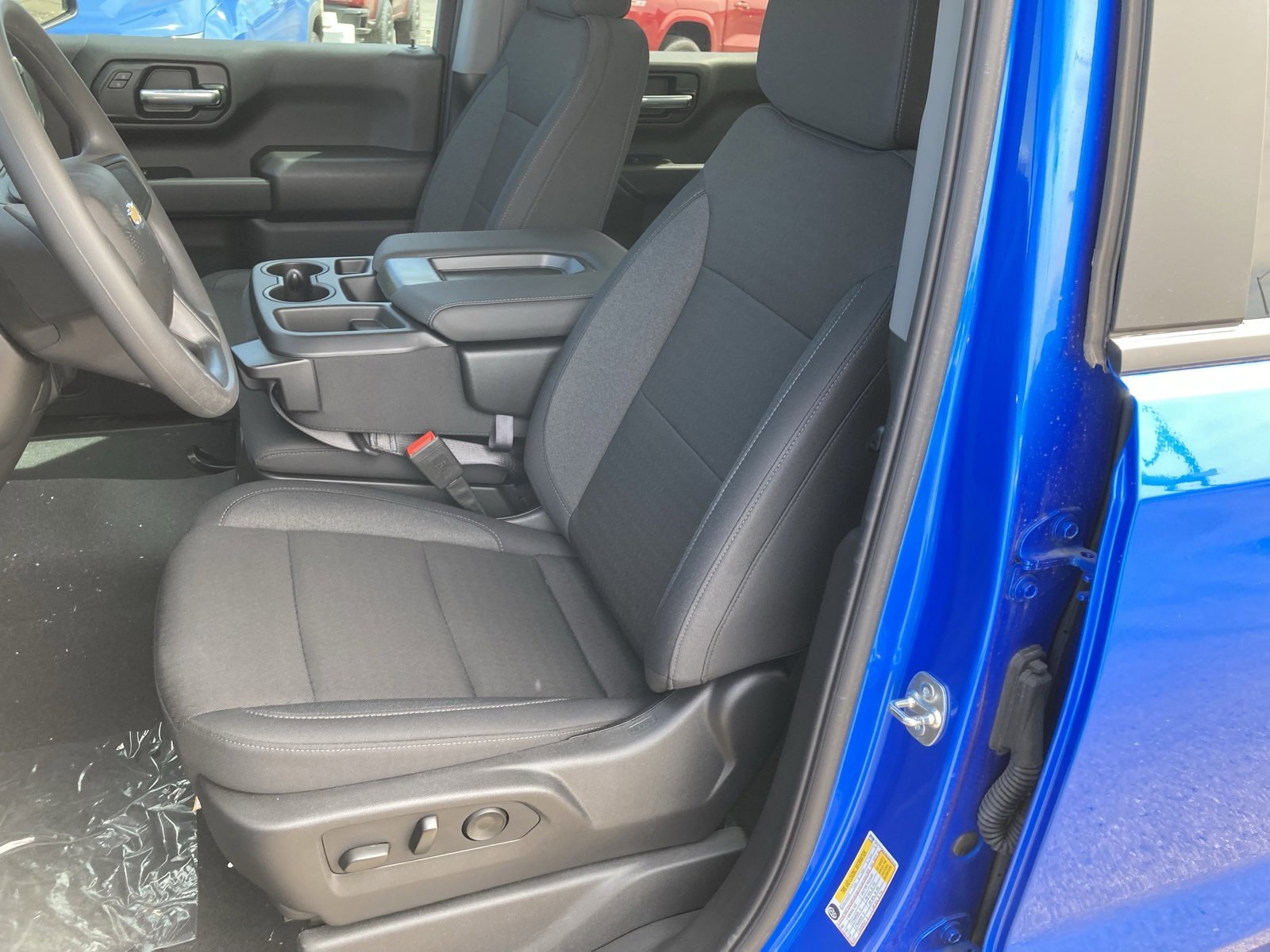 2025 Chevrolet Silverado 1500 Custom photo 27