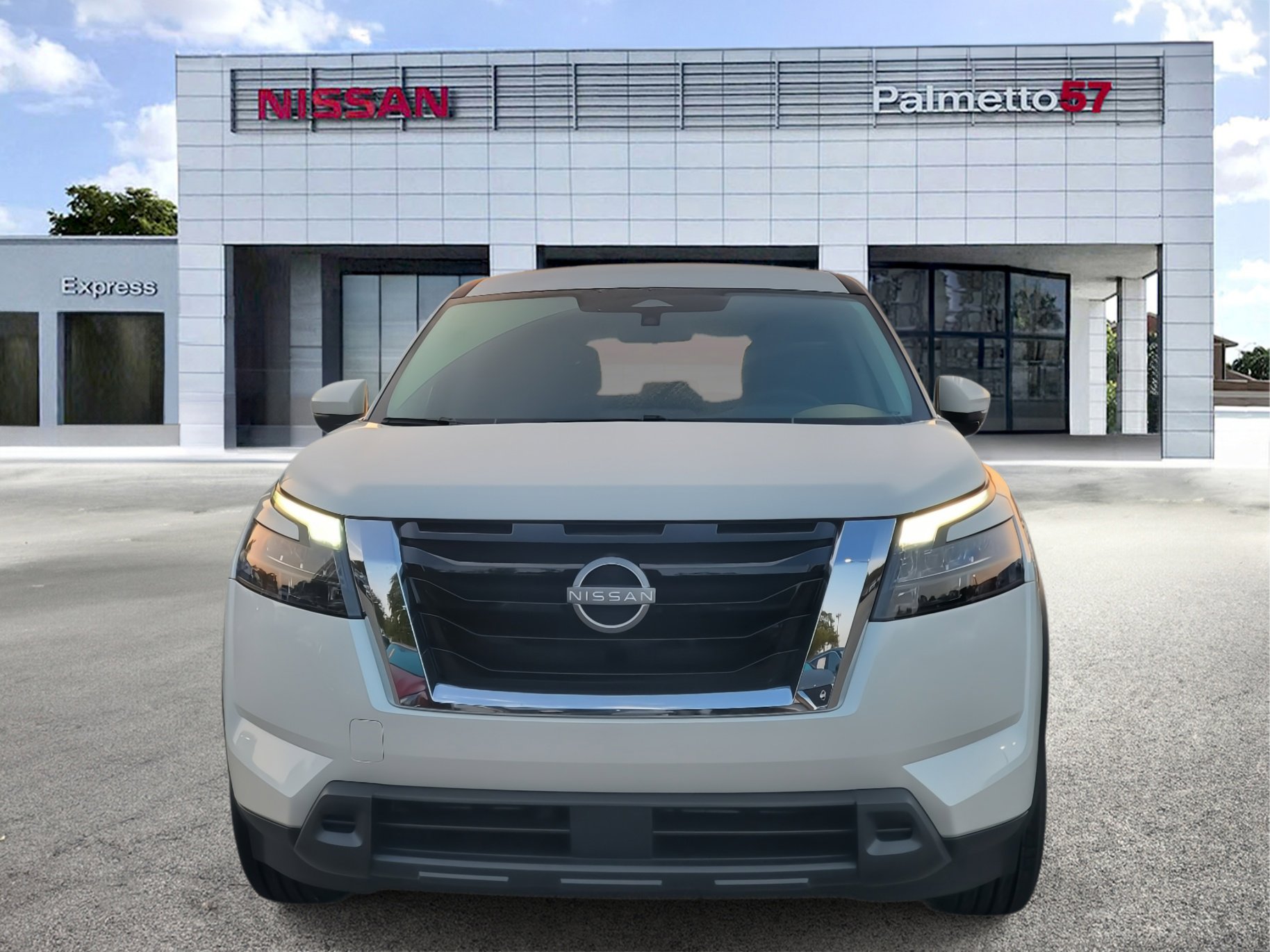 2025 Nissan Pathfinder SV photo 2