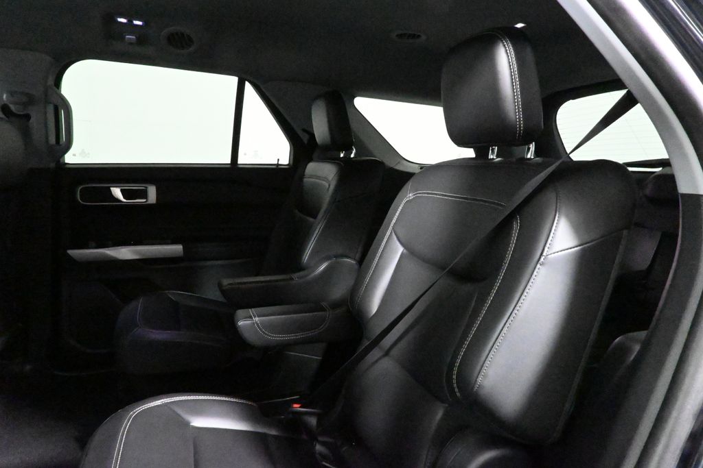 2023 Ford Explorer XLT photo 4