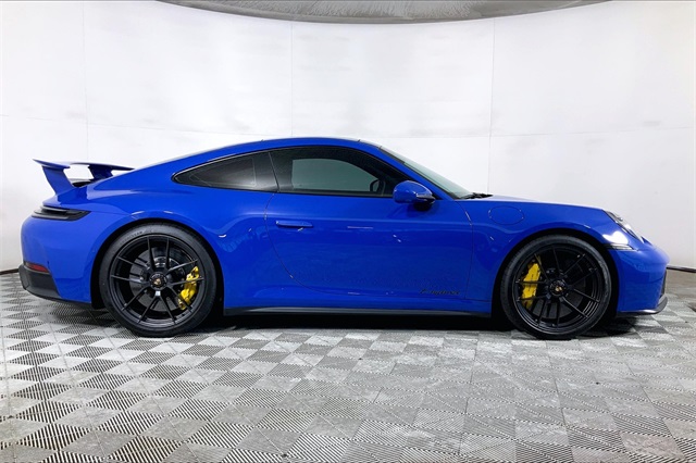2025 Porsche 911 GTS photo 8