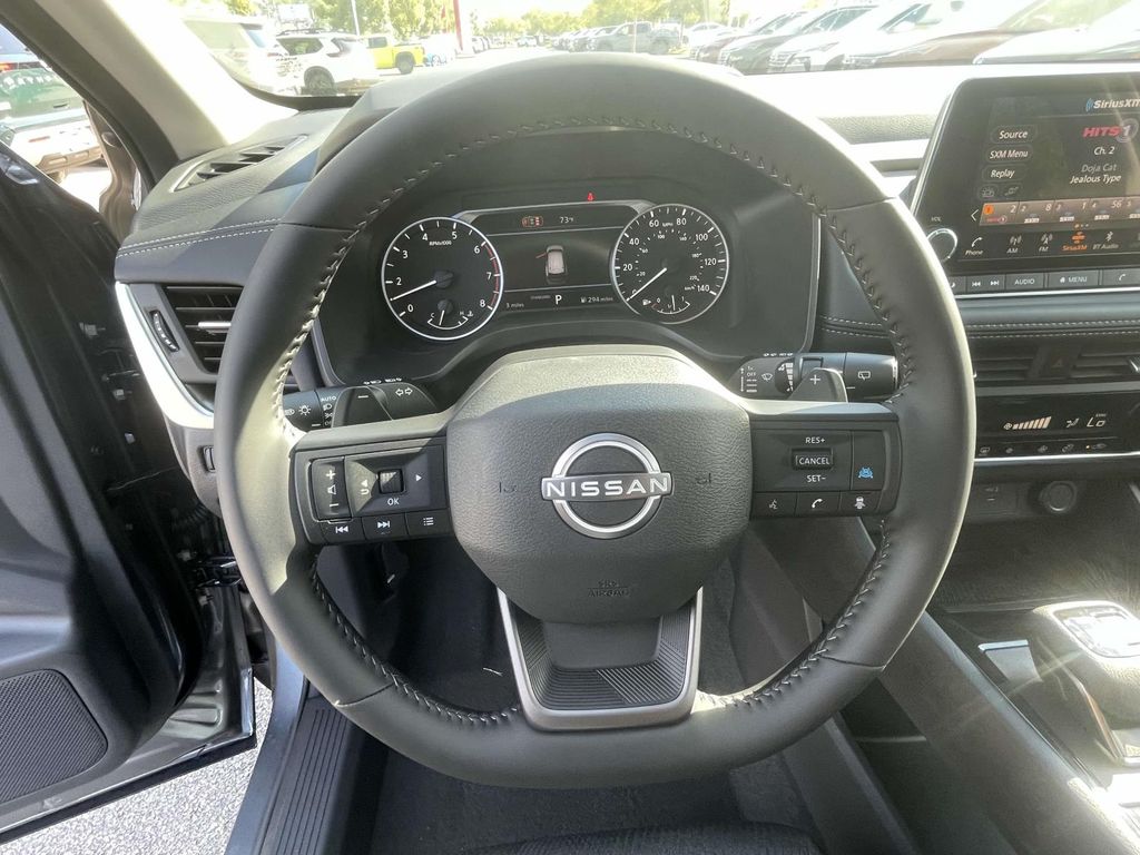 2026 Nissan Rogue SV photo 17