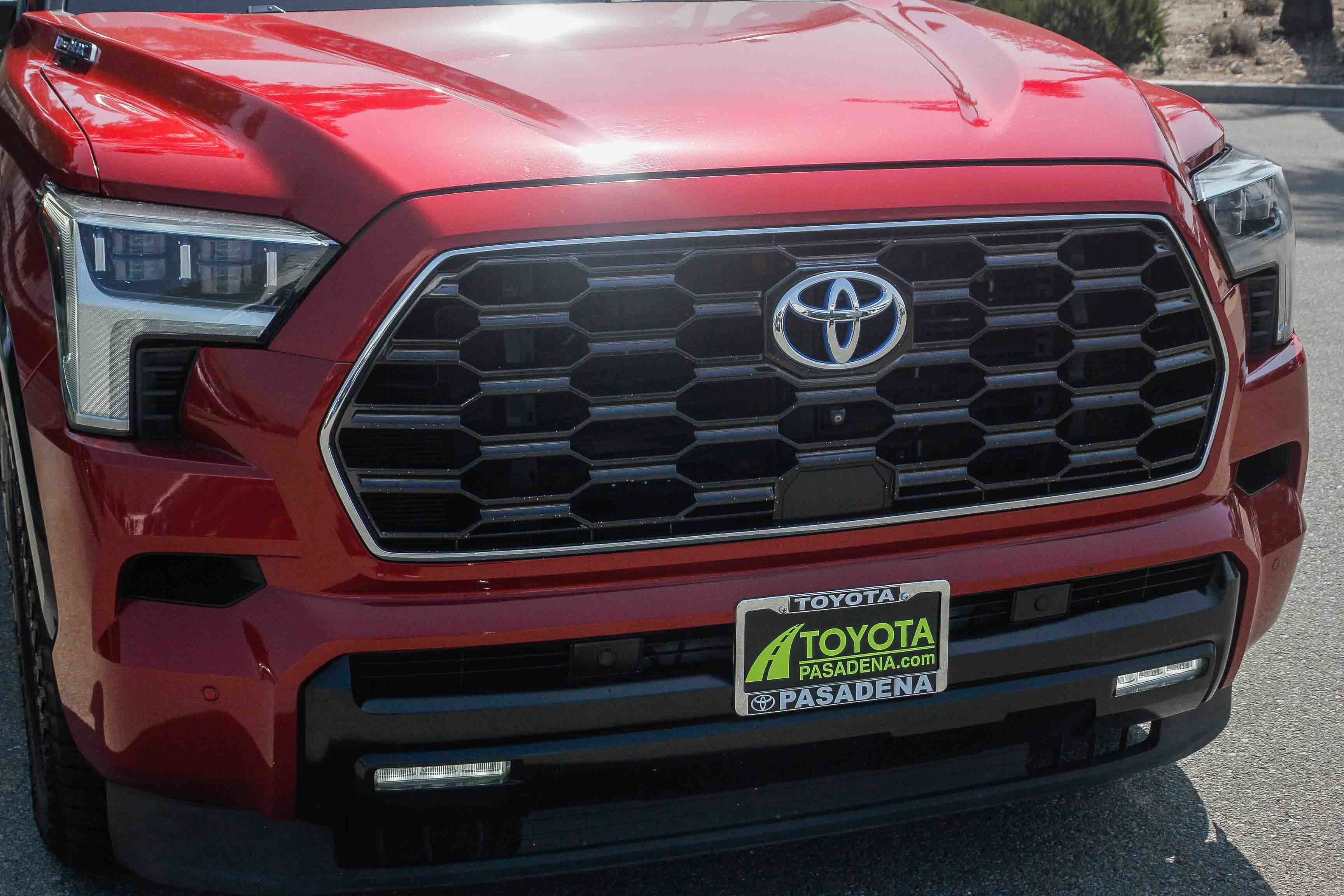 2023 Toyota Sequoia photo 3