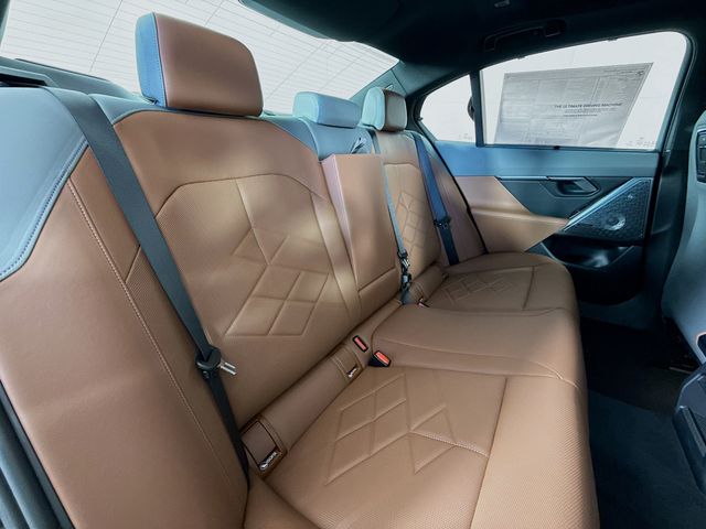 2026 Bmw 550e xDrive photo 26