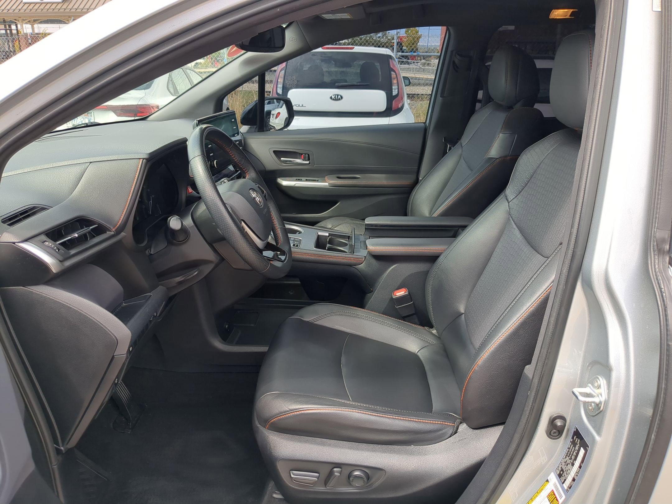 2021 Toyota Sienna XSE photo 16