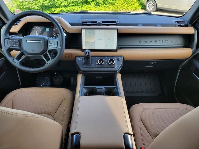 2025 Land Rover Defender 110 X-Dynamic SE photo 11