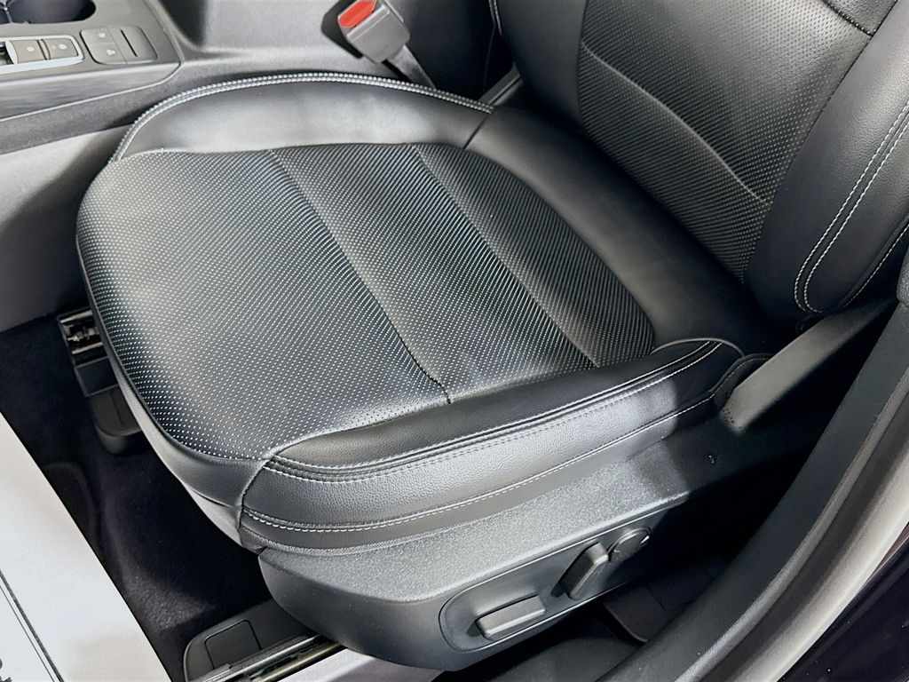 2021 Ford Escape SEL photo 19