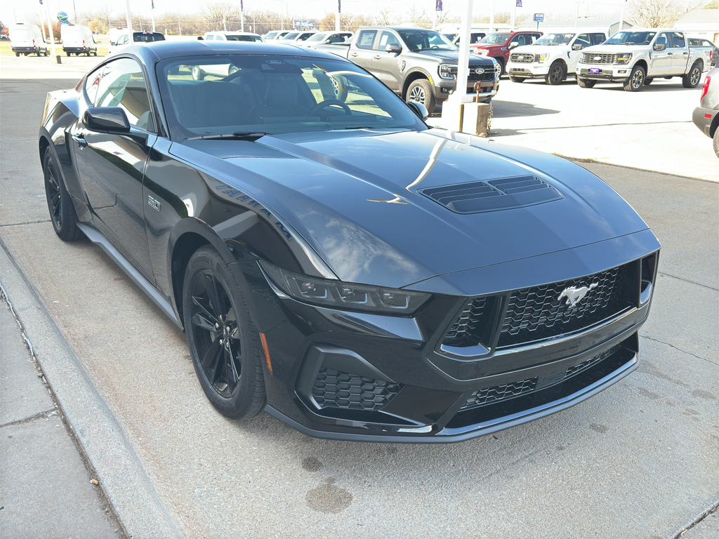 2026 Ford Mustang GT photo 2