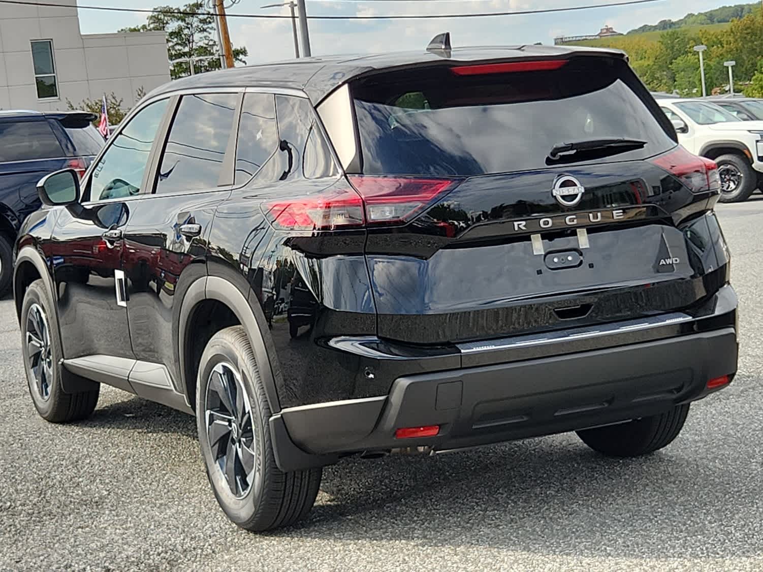 2026 Nissan Rogue SV photo 3