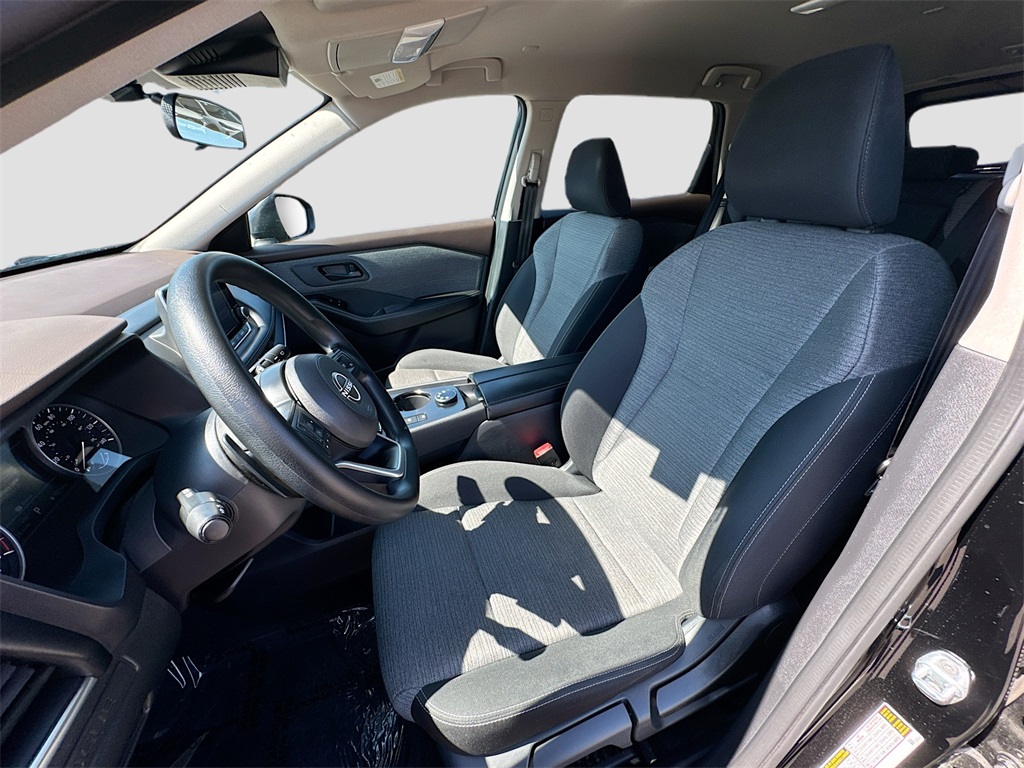 2022 Nissan Rogue S photo 17
