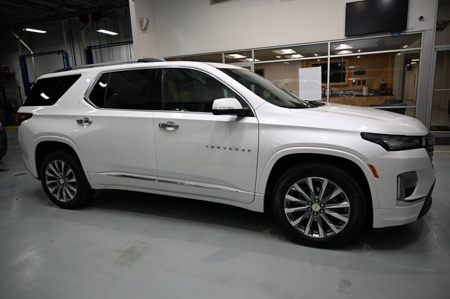 2022 Chevrolet Traverse Premier photo 2