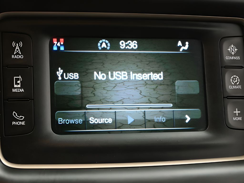 2015 Jeep Grand Cherokee Laredo photo 12