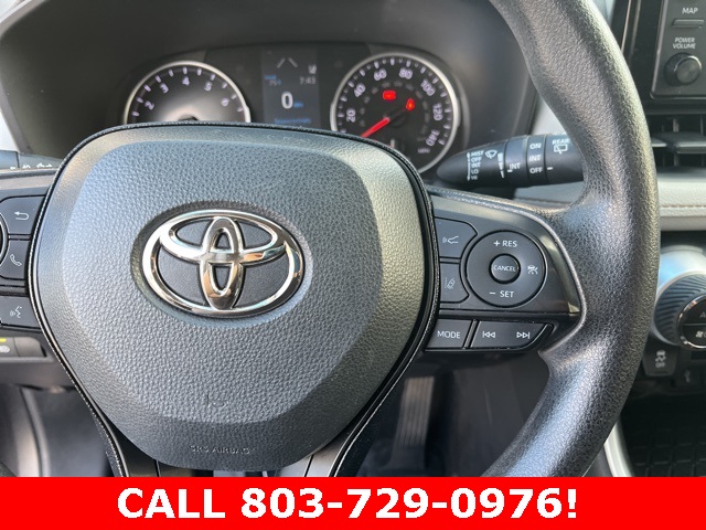 2021 Toyota RAV4 XLE photo 18