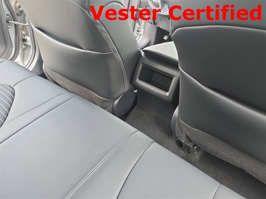 2023 Toyota Camry SE photo 14
