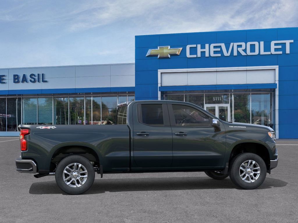 2026 Chevrolet Silverado 1500 LT photo 4
