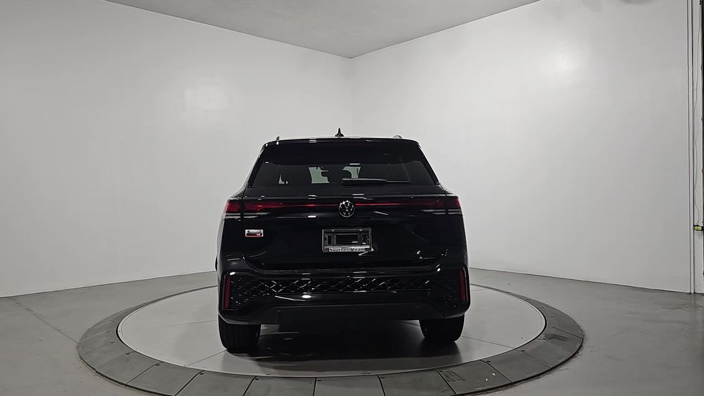 2025 Volkswagen Tiguan SE R-Line Black photo 4