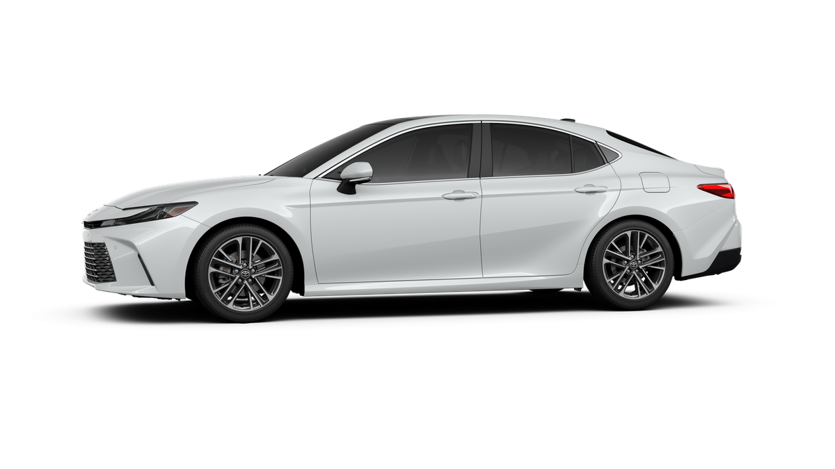2025 Toyota Camry XLE photo 35