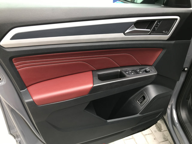 2022 Volkswagen Atlas Cross Sport V6 SEL Premium R-Line photo 13