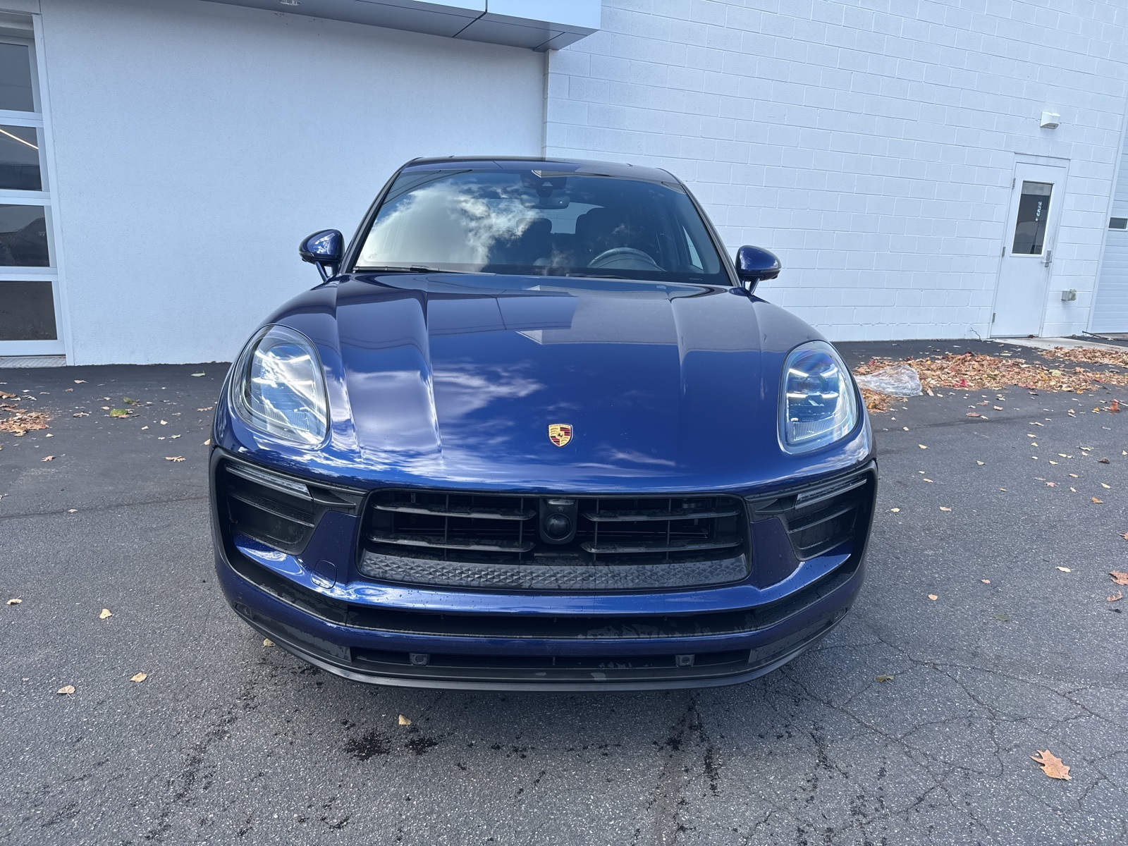 2023 Porsche Macan T photo 3