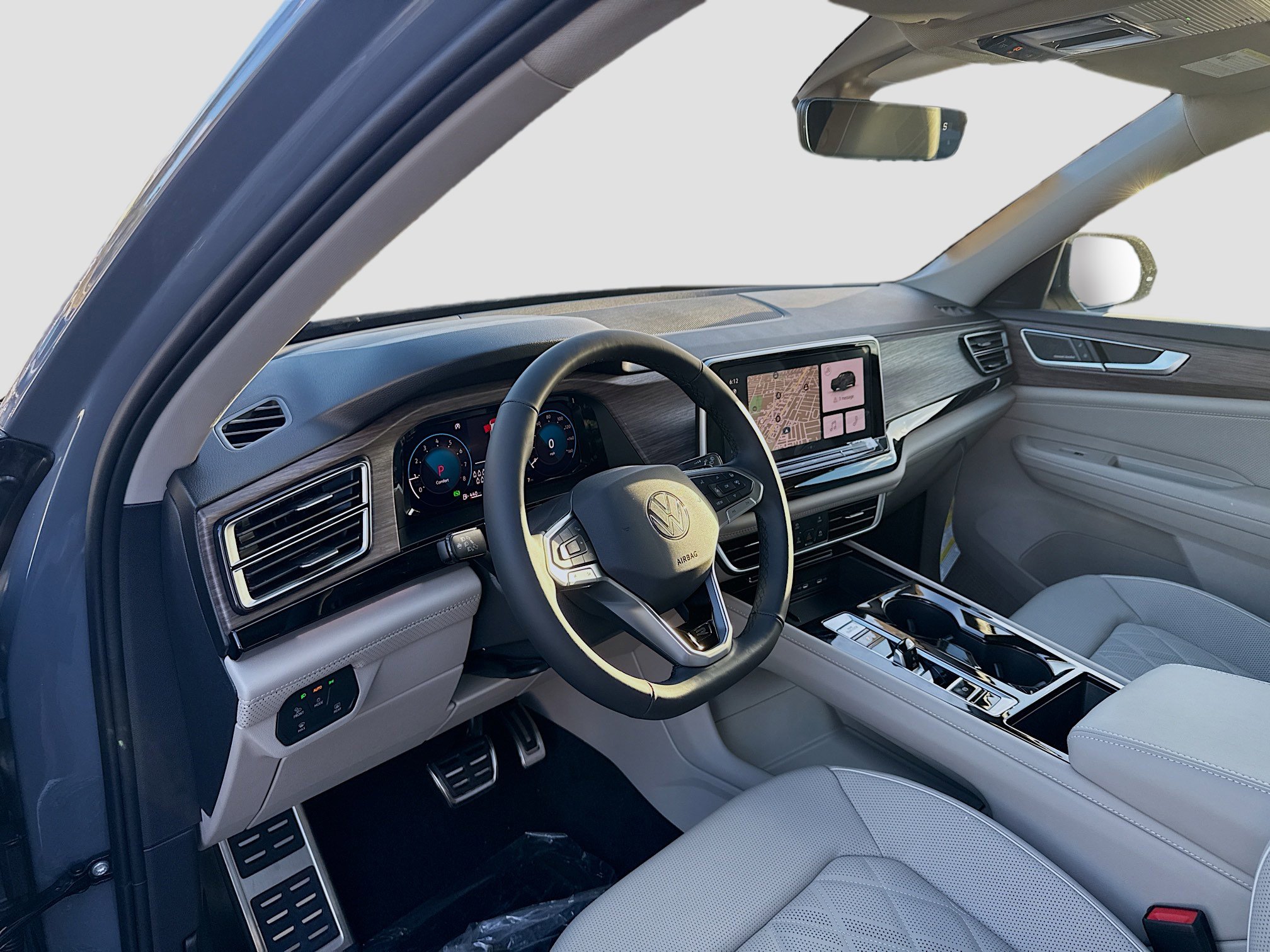 2026 Volkswagen Atlas SEL Premium R-Line photo 3