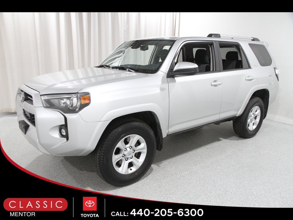 2023 Toyota 4Runner SR5 photo 3