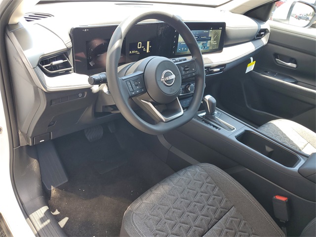 2025 Nissan Kicks SV photo 8